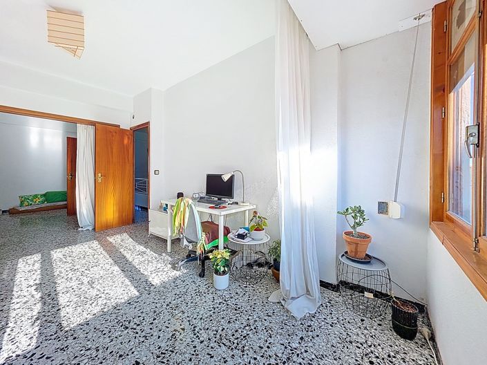 Image No.25-8 Bed Townhouse for sale