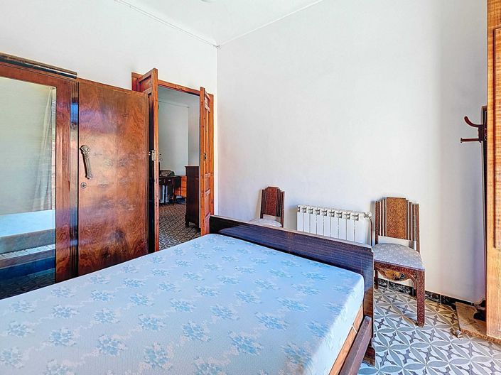 Image No.26-5 Bed Townhouse for sale