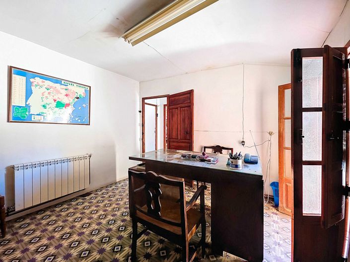 Image No.30-5 Bed Townhouse for sale