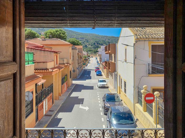 Image No.36-5 Bed Townhouse for sale