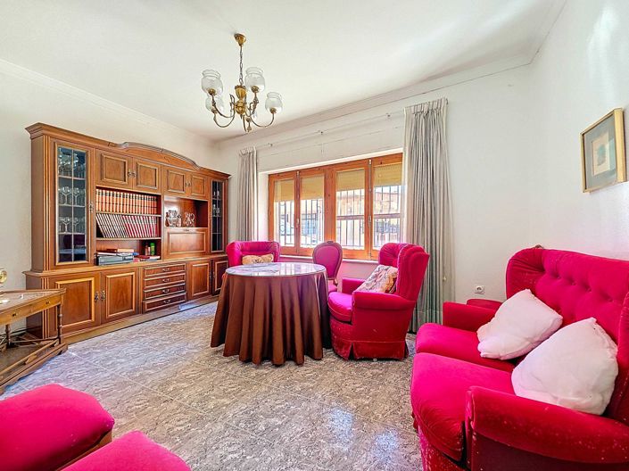 Image No.9-5 Bed Townhouse for sale