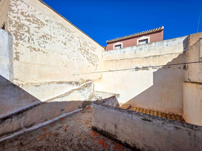 Image No.28-3 Bed Townhouse for sale