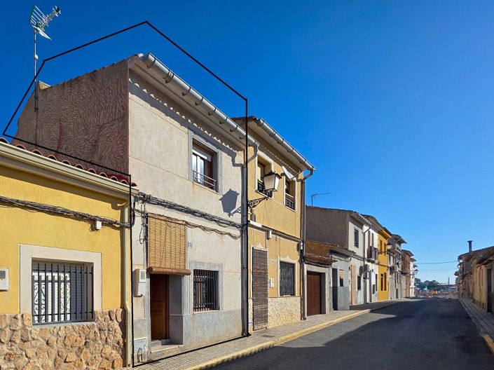 Image No.32-3 Bed Townhouse for sale