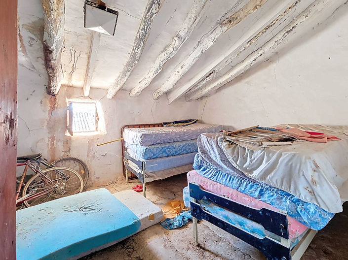 Image No.41-6 Bed Townhouse for sale