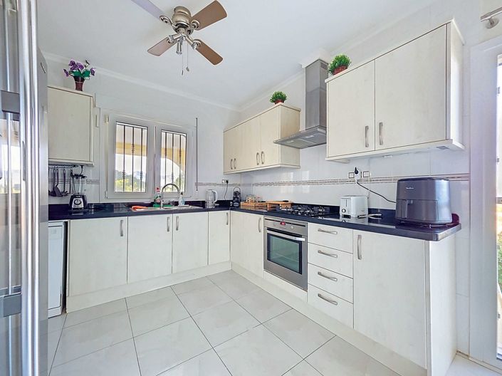 Image No.15-3 Bed Villa for sale