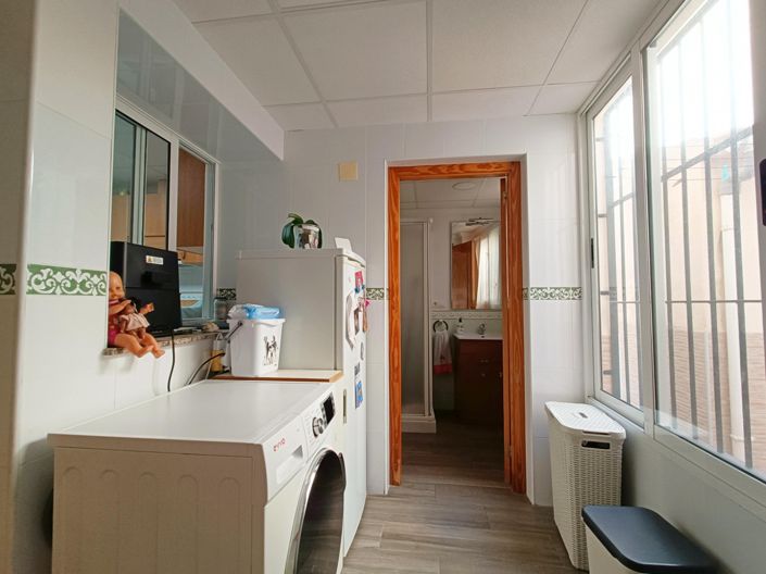 Image No.13-5 Bed Townhouse for sale