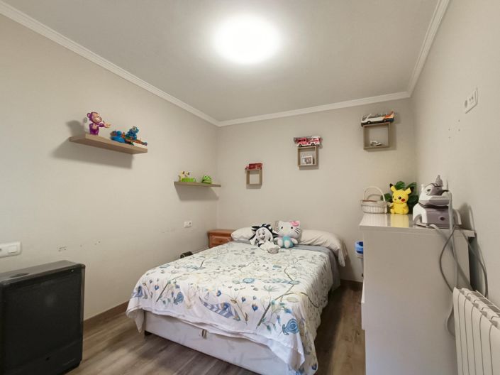 Image No.15-5 Bed Townhouse for sale