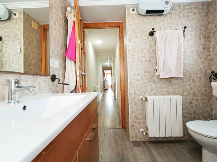 Image No.20-5 Bed Townhouse for sale