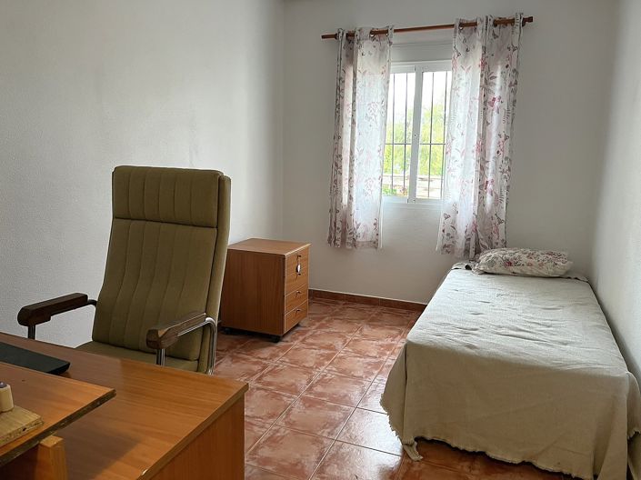 Image No.14-3 Bed Townhouse for sale