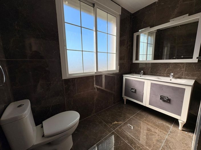 Image No.35-6 Bed Villa for sale