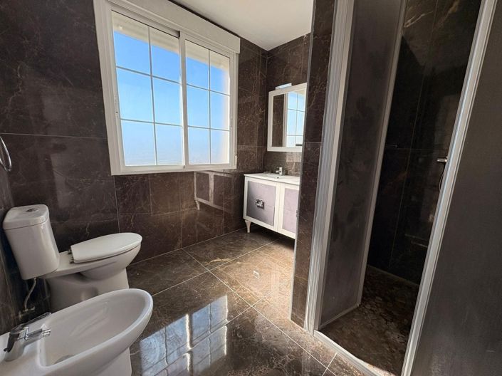 Image No.36-6 Bed Villa for sale