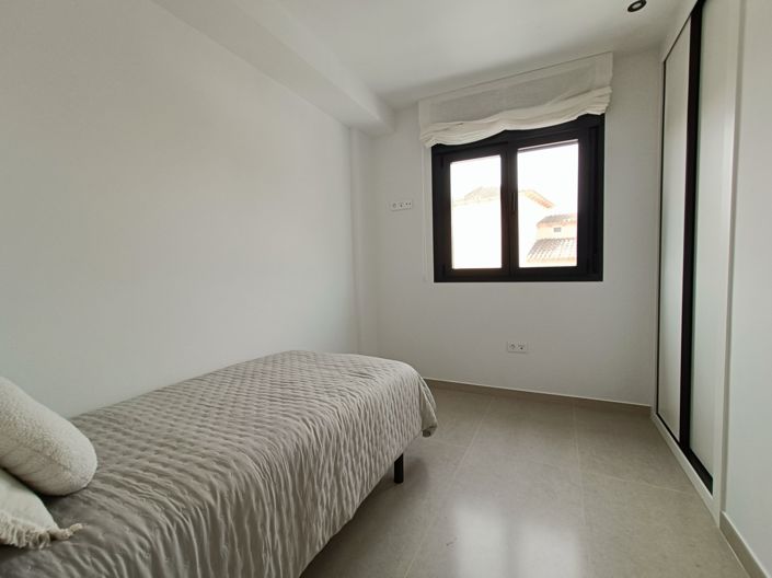 Image No.28-3 Bed Townhouse for sale