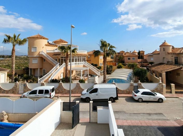 Image No.45-3 Bed Townhouse for sale