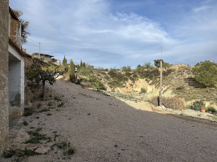 Image No.15-4 Bed House for sale