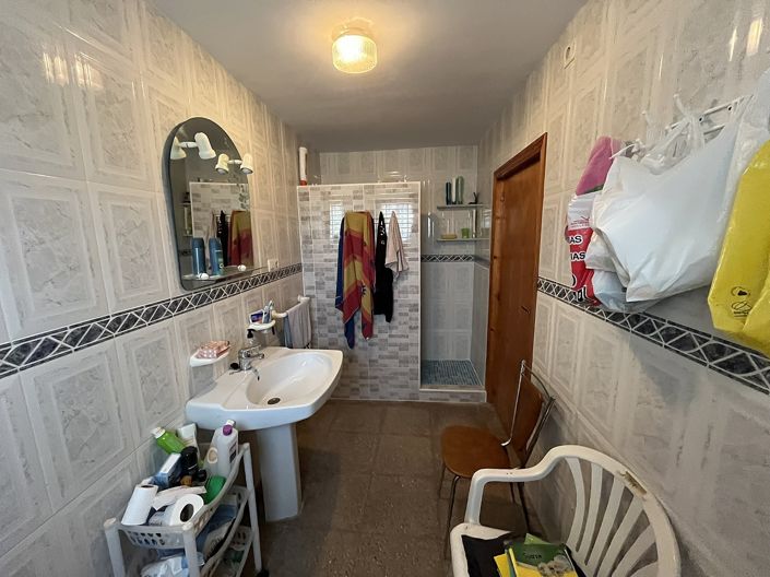 Image No.22-4 Bed House for sale