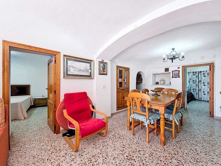 Image No.10-4 Bed House for sale