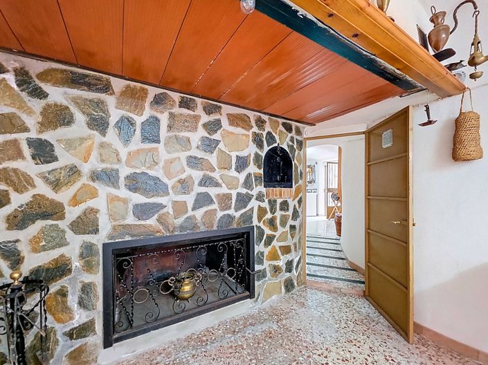 Image No.18-4 Bed House for sale