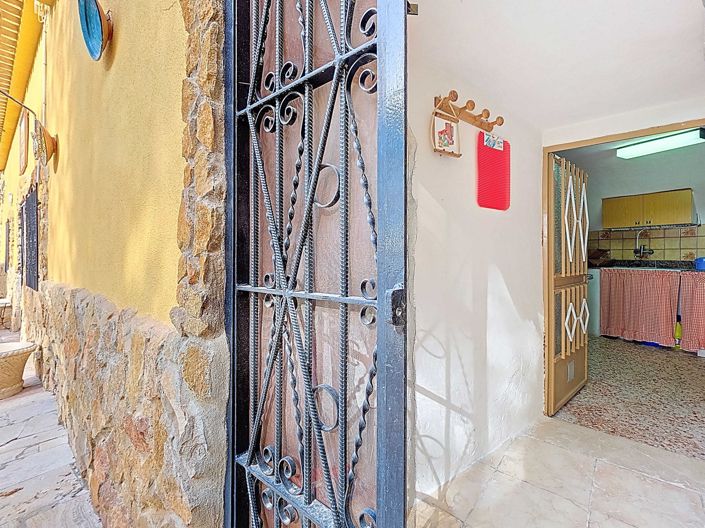 Image No.19-4 Bed House for sale