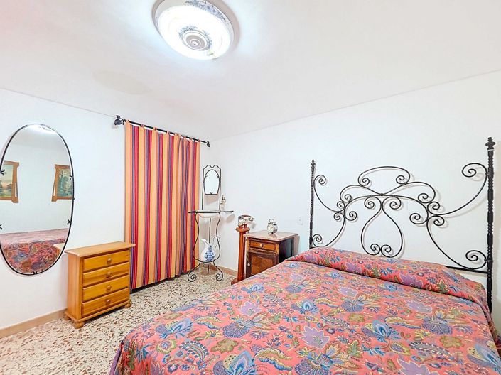 Image No.29-4 Bed House for sale