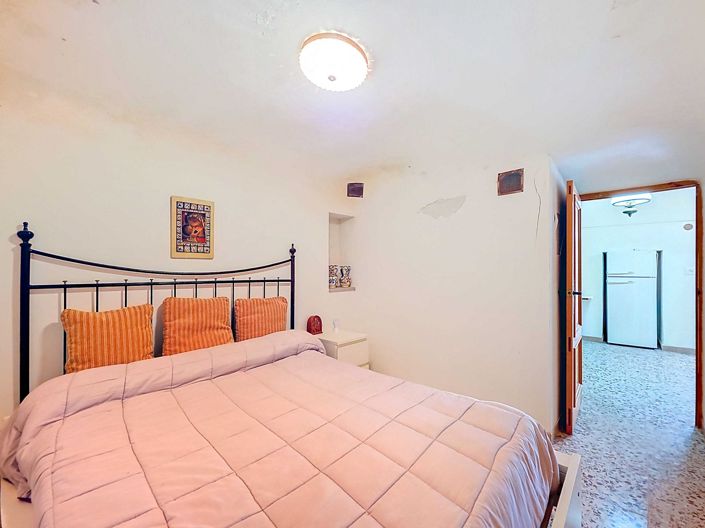 Image No.35-4 Bed House for sale