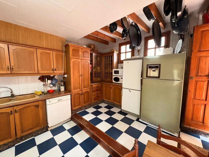 Image No.12-4 Bed Villa for sale