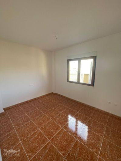 Image No.13-4 Bed Townhouse for sale