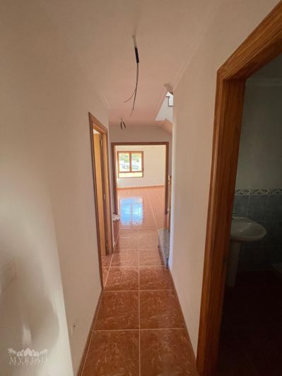 Image No.24-4 Bed Townhouse for sale