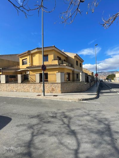 Image No.3-4 Bed Townhouse for sale