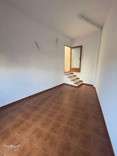 Image No.30-4 Bed Townhouse for sale