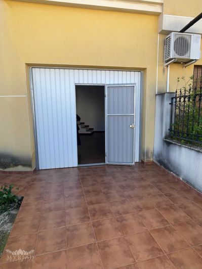 Image No.32-4 Bed Townhouse for sale