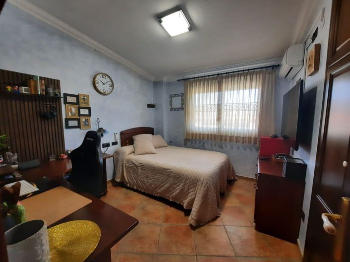 Image No.19-6 Bed Villa for sale