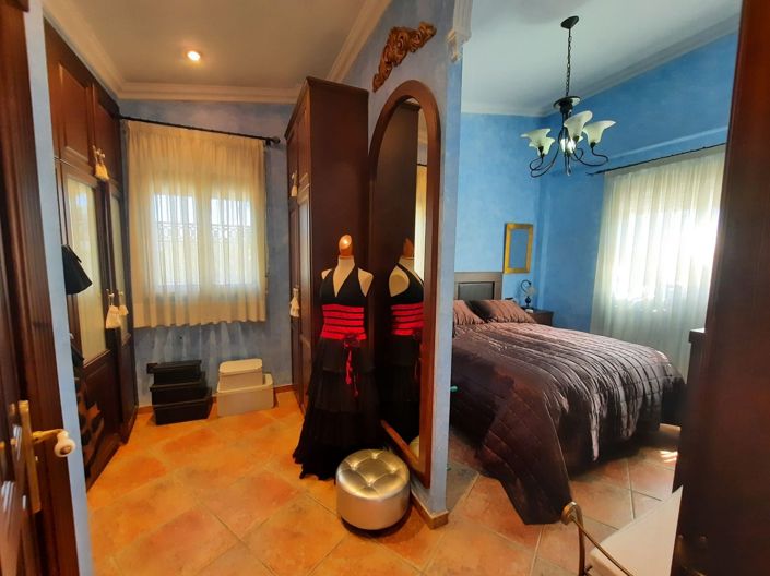 Image No.26-6 Bed Villa for sale