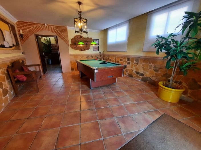 Image No.31-6 Bed Villa for sale