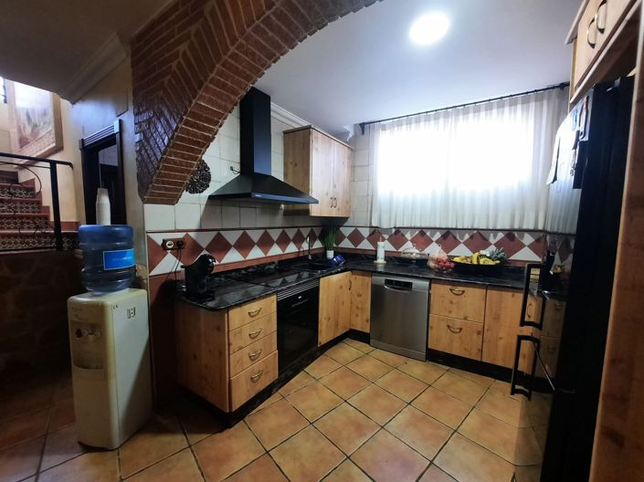 Image No.35-6 Bed Villa for sale