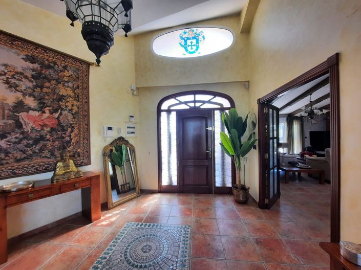 Image No.4-6 Bed Villa for sale