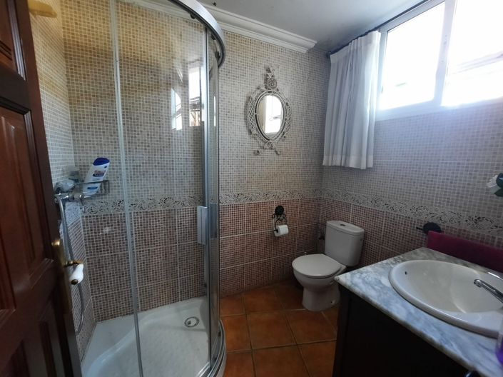 Image No.41-6 Bed Villa for sale