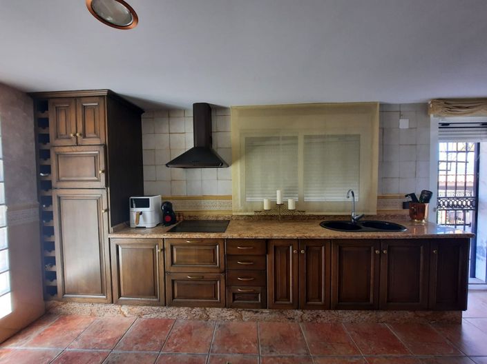 Image No.8-6 Bed Villa for sale