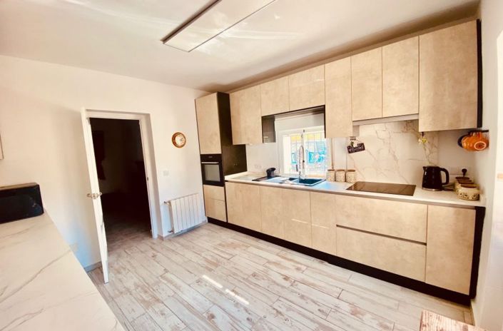 Image No.41-5 Bed Country House for sale