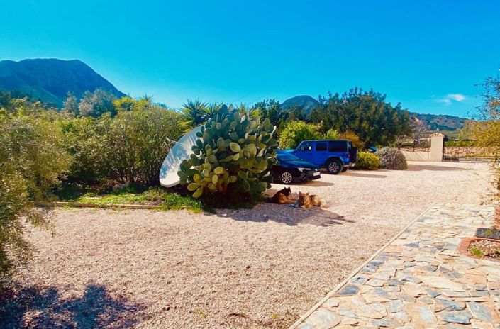 Image No.9-5 Bed Country House for sale