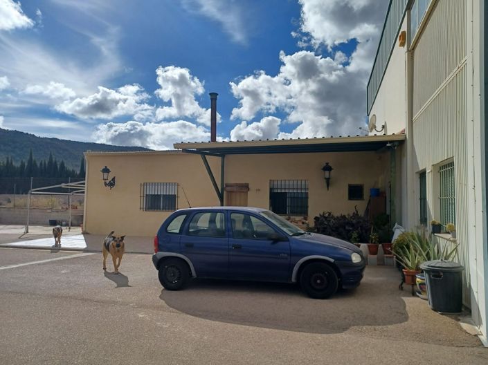 Image No.2-Maison de campagne de 4 chambres à vendre à Monóvar