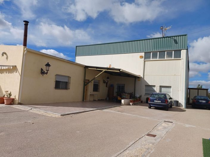 Image No.4-Maison de campagne de 4 chambres à vendre à Monóvar