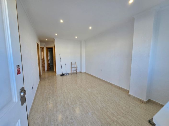 Image No.25-4 Bed Townhouse for sale