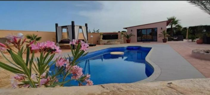 Image No.2-5 Bed Villa for sale