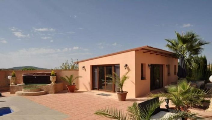 Image No.42-5 Bed Villa for sale