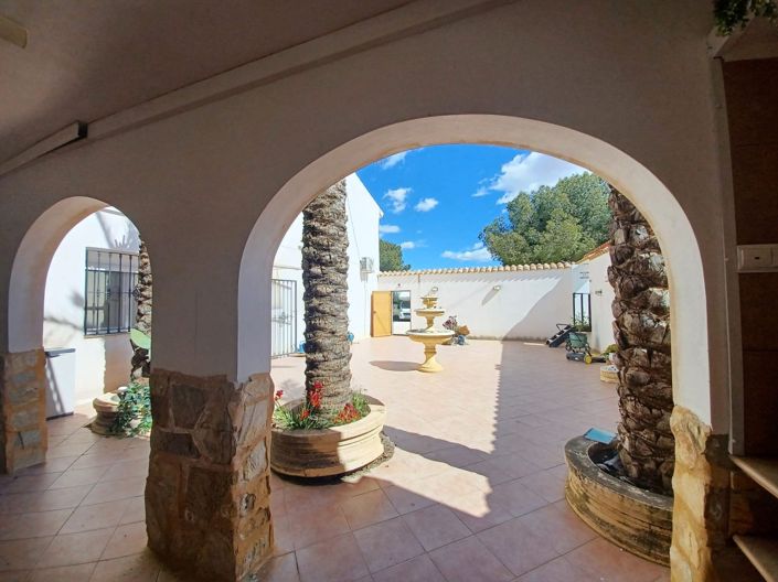 Image No.11-6 Bed Country House for sale