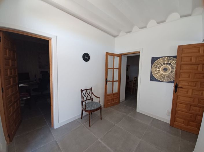 Image No.15-6 Bed Country House for sale