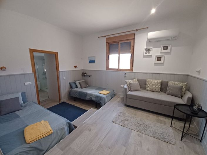 Image No.26-6 Bed Country House for sale