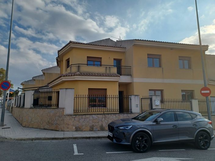 Image No.3-Maison de ville de 4 chambres à vendre à Pinoso