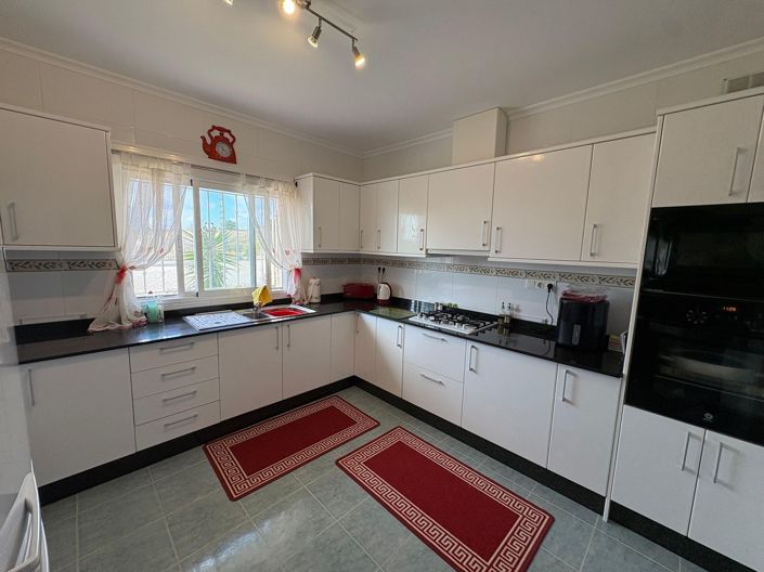 Image No.10-3 Bed Villa for sale