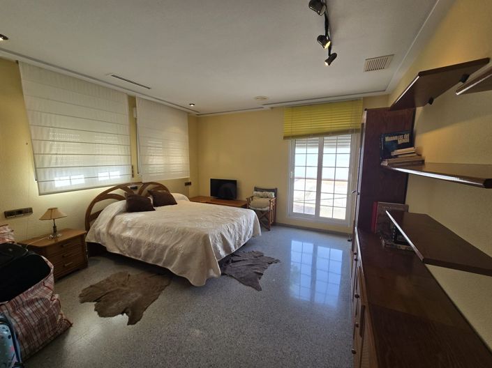 Image No.18-6 Bed Villa for sale